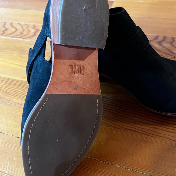 Frye Mia Cutout Booties Leather, size 5.5 - Picture 6 of 6